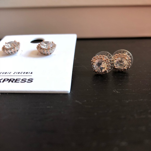 Halo Square Post Back Stud Earrings - Picture 4 of 8